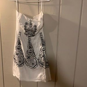 White strapless dress with black detailing